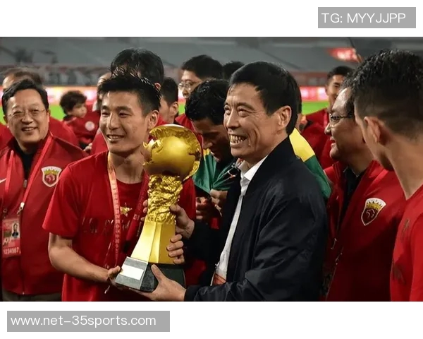 足球奥斯卡盛典揭晓年度最佳球员与精彩瞬间的荣耀时刻 足球奥斯卡盛典揭晓年度最佳球员与精彩瞬间的荣耀时刻